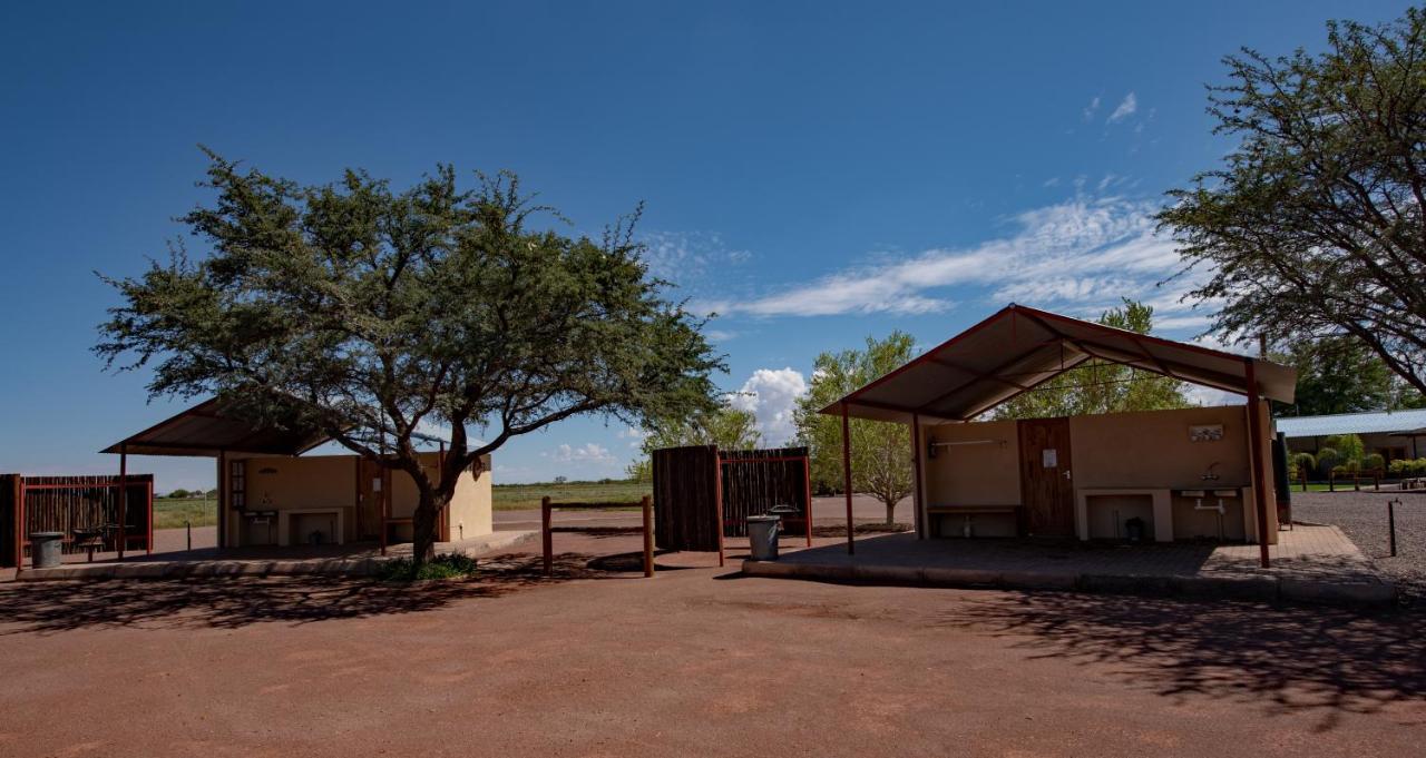 Bastion Farmyard Villa Mariental Bagian luar foto