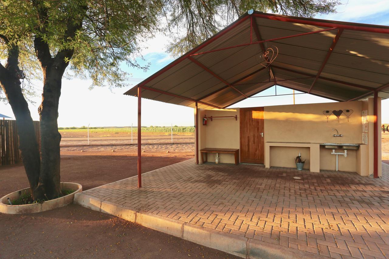 Bastion Farmyard Villa Mariental Bagian luar foto